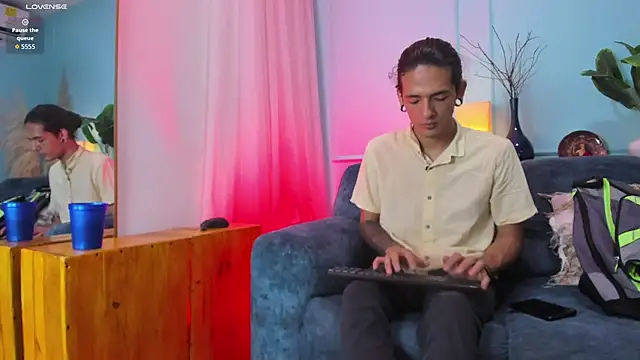 Skinny Mac online show from July 31, 2:38 pm