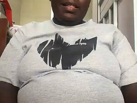 Snapshot of Sexxybella_ chatting on July 3, 2:12 pm Sexxybella online show from July 3, 2:12 pm