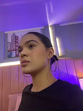 Bella-Ferrer online show from March 18, 6:11 pm