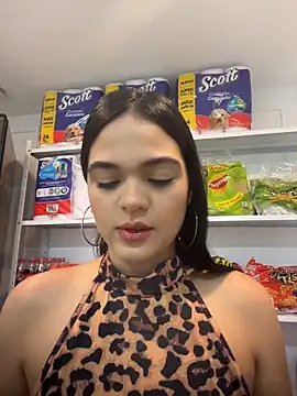 Snapshot of Bella-Ferrer chatting on May 15, 5:09 pm Bella-Ferrer online show from May 15, 5:09 pm