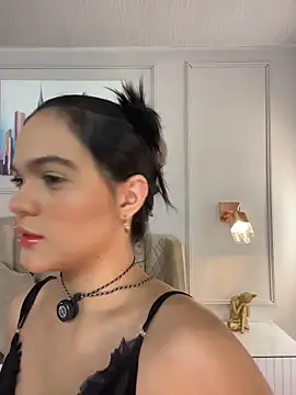 Snapshot of Bella-Ferrer chatting on June 9, 6:30 pm Bella-Ferrer online show from June 9, 6:30 pm