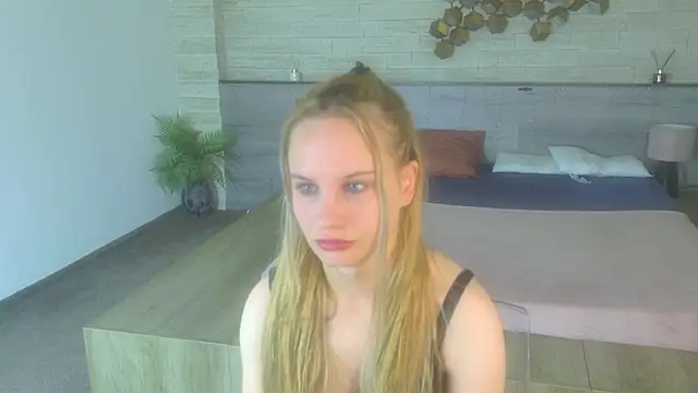 Snapshot of IceBlueBabe chatting on June 11, 7:45 pm IceBlueBabe online show from June 11, 7:45 pm