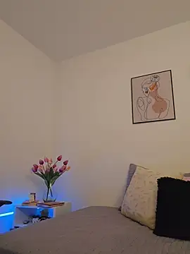 Victoria Evanss online show from April 17, 9:51 pm