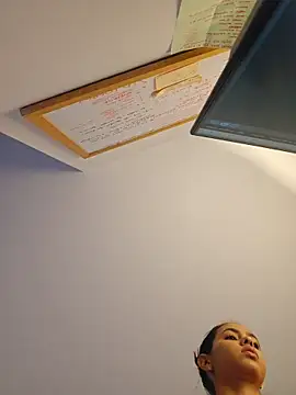 Victoria Evanss online show from April 18, 9:37 pm