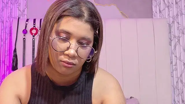 Snapshot of LorenaDuval chatting on June 8, 7:14 pm LorenaDuval online show from June 8, 7:14 pm