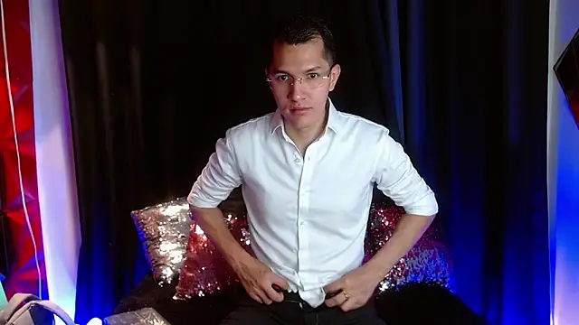 MilanDavid1 online show from April 18, 5:17 pm