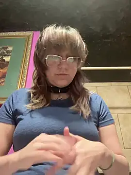 wolfie wuf online show from March 10, 1:21 am