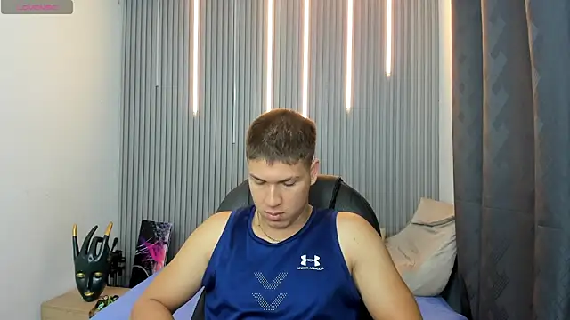 Snapshot of AlessandroFranco chatting on May 25, 2:01 pm AlessandroFranco online show from May 25, 2:01 pm