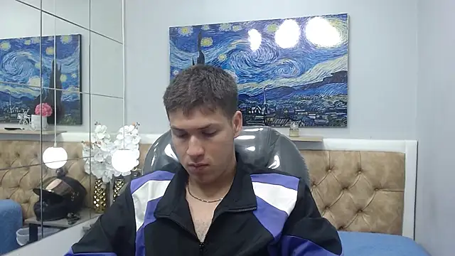 Snapshot of AlessandroFranco chatting on June 3, 1:25 pm AlessandroFranco online show from June 3, 1:25 pm