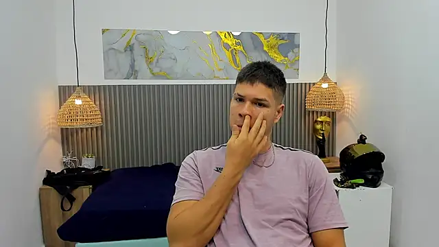 Snapshot of AlessandroFranco chatting on July 11, 12:30 pm AlessandroFranco online show from July 11, 12:30 pm
