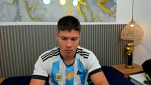 Snapshot of AlessandroFranco chatting on July 15, 12:43 pm AlessandroFranco online show from July 15, 12:43 pm