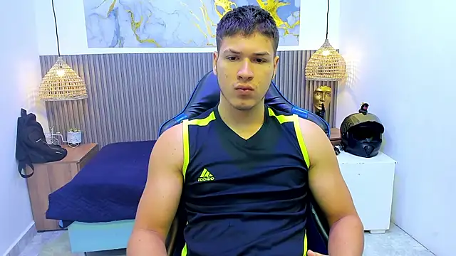 Snapshot of AlessandroFranco chatting on July 18, 12:42 pm AlessandroFranco online show from July 18, 12:42 pm