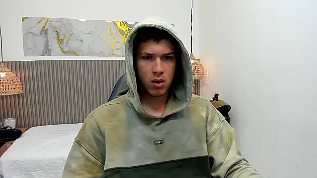 Snapshot of AlessandroFranco chatting on July 24, 12:36 pm AlessandroFranco online show from July 24, 12:36 pm