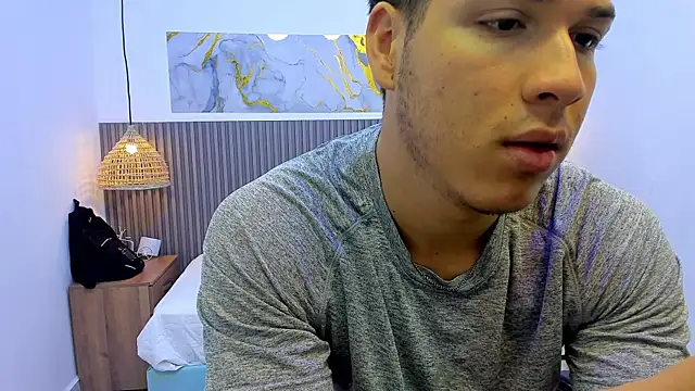 Snapshot of AlessandroFranco chatting on July 29, 12:47 pm AlessandroFranco online show from July 29, 12:47 pm