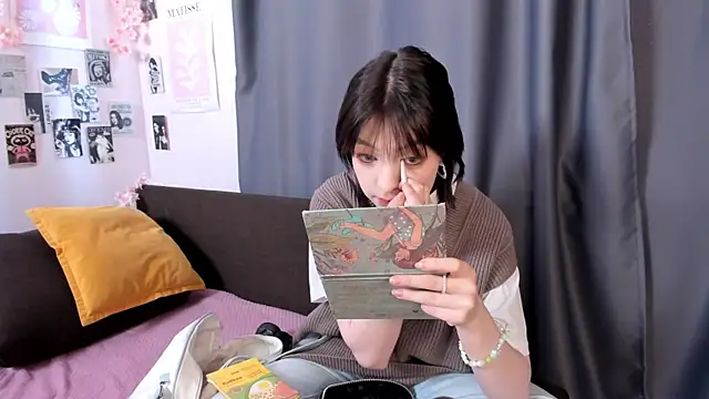 LeannKindla online show from April 23, 8:46 am