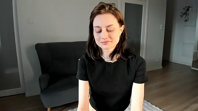Snapshot of Dorimena chatting on April 26, 5:27 am Dorimena online show from April 26, 5:27 am