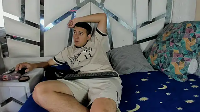 Alaia Blosson online show from March 25, 8:37 pm