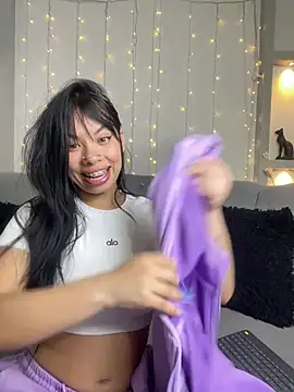 Snapshot of Queen_Chanel_XXX chatting on May 3, 8:15 pm Queen Chanel XXX online show from May 3, 8:15 pm