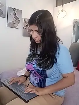 Snapshot of Liily_Foxxy chatting on May 12, 11:07 am Liily Foxxy online show from May 12, 11:07 am