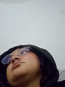 Snapshot of Liily_Foxxy chatting on May 23, 10:41 am Liily Foxxy online show from May 23, 10:41 am