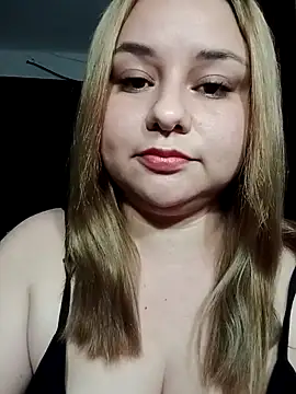 Snapshot of jennyyhottt chatting on April 21, 5:47 am jennyyhottt online show from April 21, 5:47 am