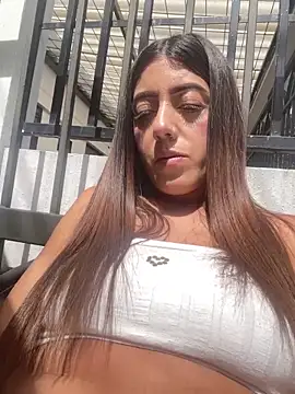 Snapshot of Electra_Pinkk chatting on June 3, 2:33 pm Electra Pinkk online show from June 3, 2:33 pm