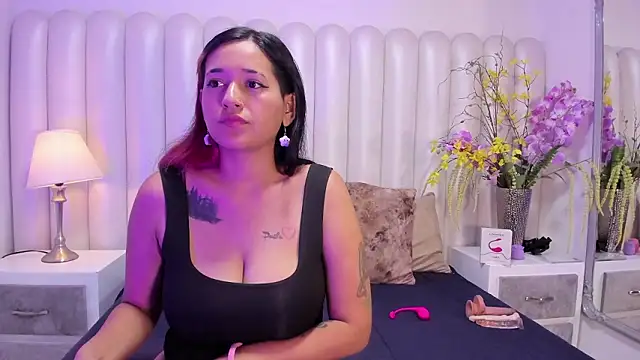 AnieAndReach online show from March 18, 8:12 pm