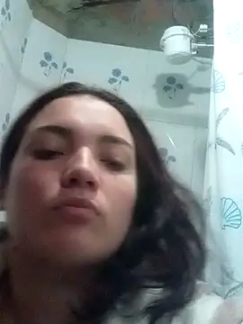Snapshot of rose_0480 chatting on April 3, 6:00 am rose 0480 online show from April 3, 6:00 am