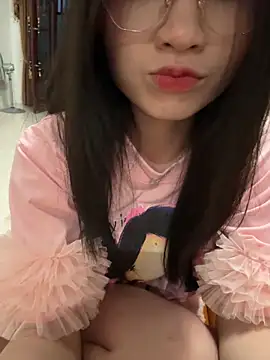 Snapshot of Cum-withyou chatting on May 11, 11:49 am Cum-withyou online show from May 11, 11:49 am