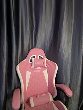 Snapshot of Cum-withyou chatting on May 18, 6:19 am Cum-withyou online show from May 18, 6:19 am