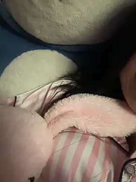 Snapshot of Cum-withyou chatting on May 25, 4:35 pm Cum-withyou online show from May 25, 4:35 pm