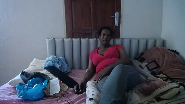 JoycyQueen online show from April 20, 10:40 am