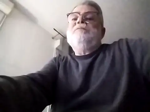 Snapshot of oura chatting on April 2, 4:32 am oura online show from April 2, 4:32 am