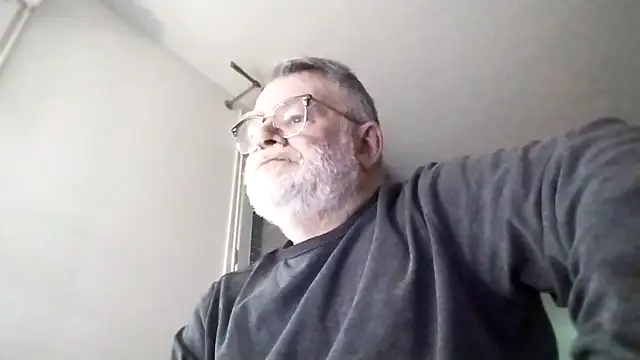 Snapshot of oura chatting on April 3, 5:27 am oura online show from April 3, 5:27 am