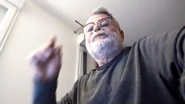 Snapshot of oura chatting on April 6, 5:08 am oura online show from April 6, 5:08 am