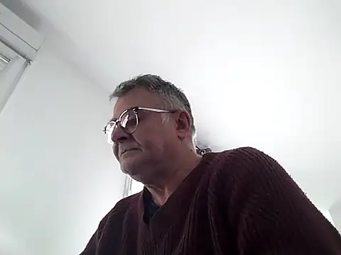 Snapshot of oura chatting on April 11, 7:45 am oura online show from April 11, 7:45 am