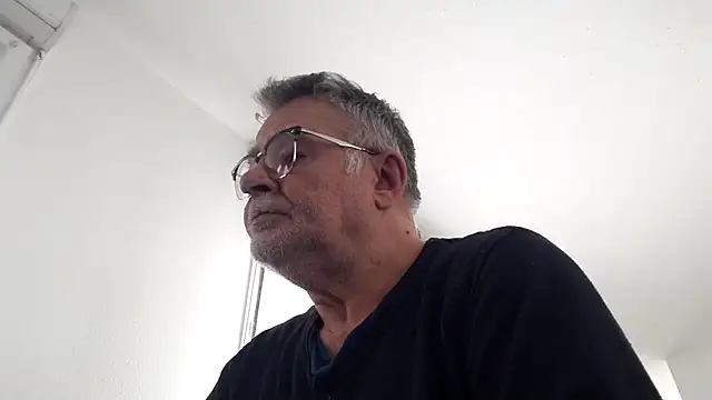 Snapshot of oura chatting on April 15, 6:20 am oura online show from April 15, 6:20 am