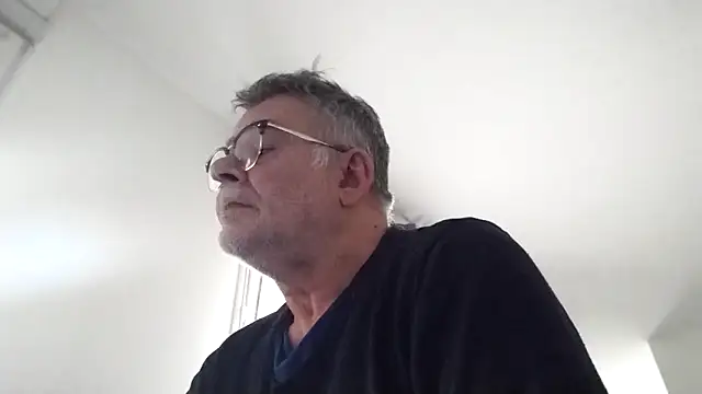 Snapshot of oura chatting on April 16, 5:52 am oura online show from April 16, 5:52 am