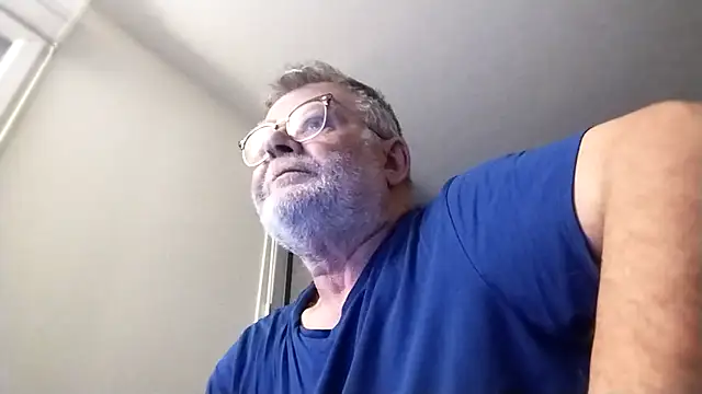 Snapshot of oura chatting on April 19, 4:01 am oura online show from April 19, 4:01 am