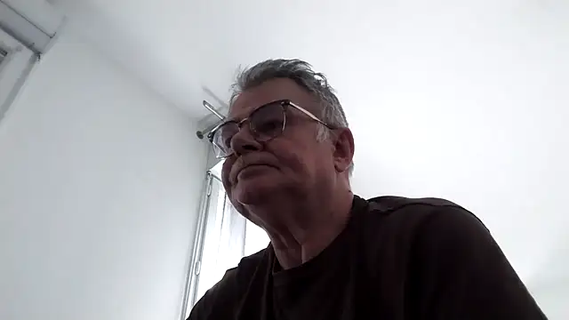 Snapshot of oura chatting on April 20, 8:28 am oura online show from April 20, 8:28 am