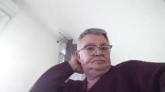Snapshot of oura chatting on April 21, 5:58 am oura online show from April 21, 5:58 am