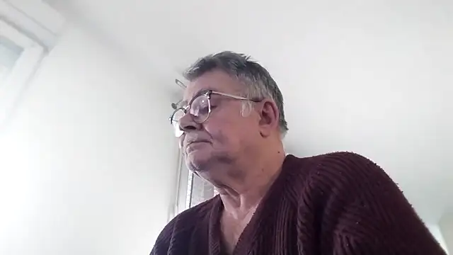Snapshot of oura chatting on April 22, 5:43 am oura online show from April 22, 5:43 am
