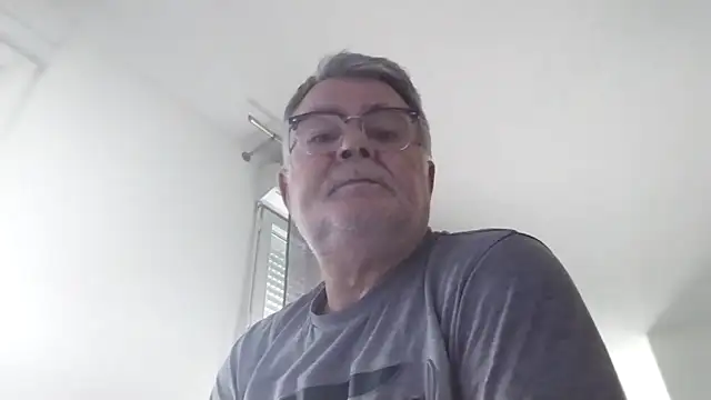 Snapshot of oura chatting on April 28, 5:56 am oura online show from April 28, 5:56 am