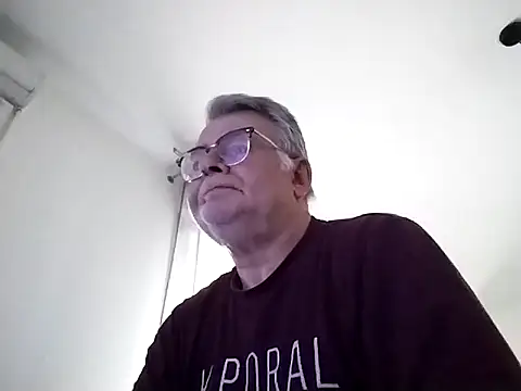 Snapshot of oura chatting on May 11, 6:52 am oura online show from May 11, 6:52 am