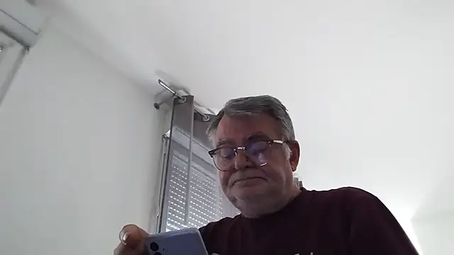 Snapshot of oura chatting on May 12, 6:54 am oura online show from May 12, 6:54 am