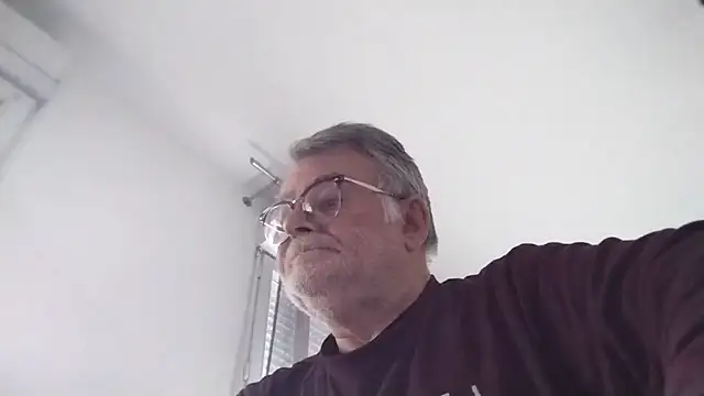 Snapshot of oura chatting on May 19, 7:04 am oura online show from May 19, 7:04 am