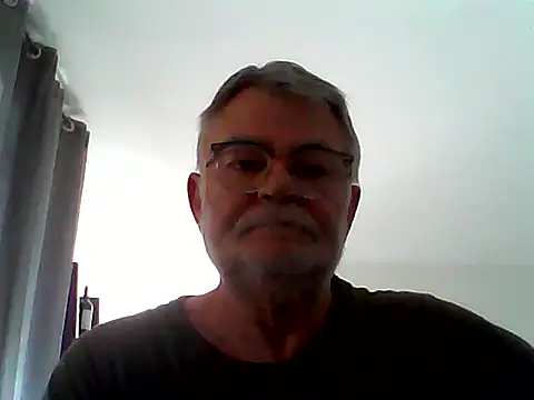 Snapshot of oura chatting on July 4, 8:20 am oura online show from July 4, 8:20 am