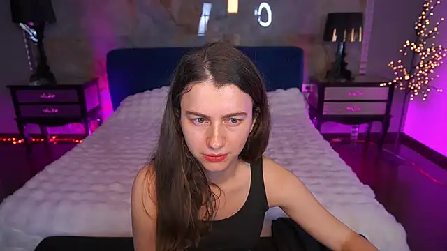 Snapshot of LittleJulii chatting on June 7, 7:39 pm LittleJulii online show from June 7, 7:39 pm