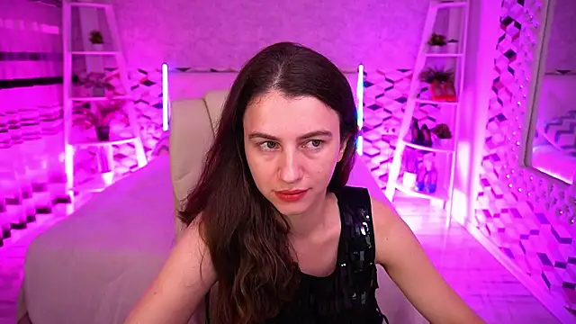 Snapshot of LittleJulii chatting on June 10, 7:35 pm LittleJulii online show from June 10, 7:35 pm