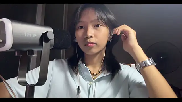 JeseniaSchuelke online show from March 12, 12:00 pm